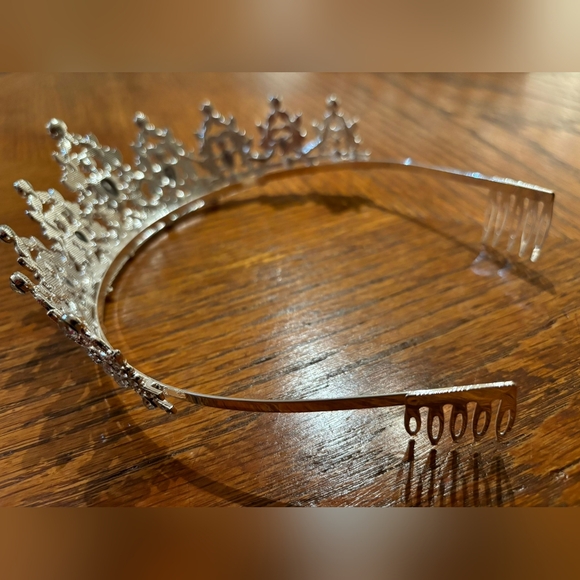 Wedding Tiara - Picture 4 of 6